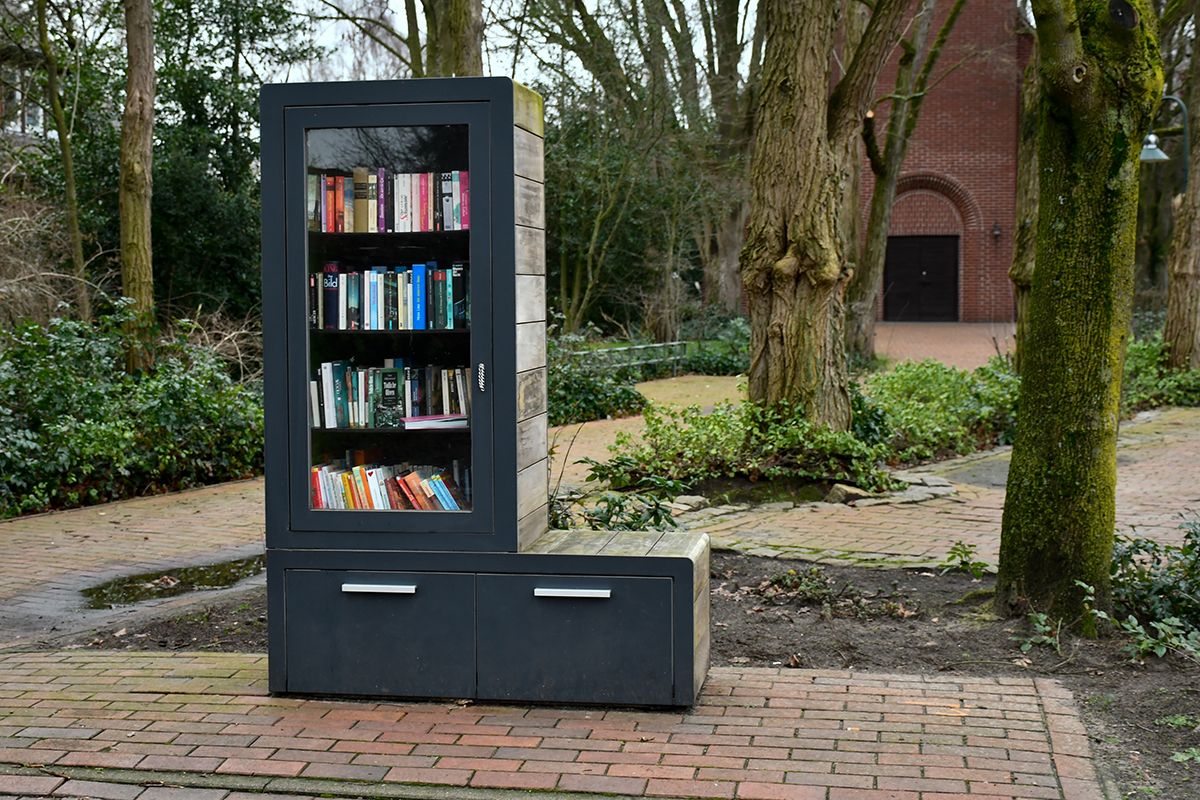 21-B&uuml;cherschrank