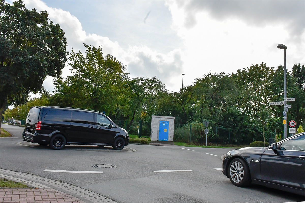 23-Verkehrssituation am Kreisverkehr und GKS