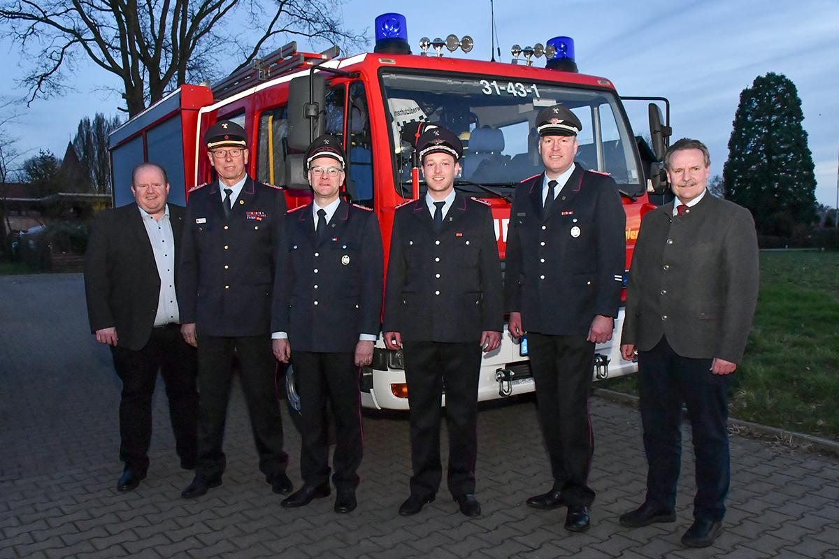 24 Fladderlohausen Wechsel Ortsbrandmeister 001 24 Fladderlohausen Wechsel Ortsbrandmeister 001