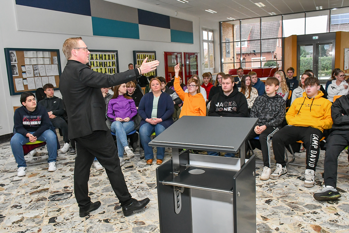 24 GKS Bartz Alexander EU 001