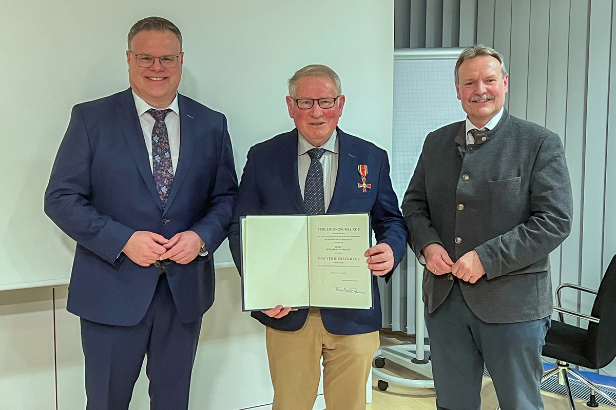 25 Bundesverdienstkreuz-Bernard-Echtermann